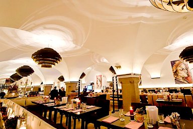 Bullerjahn Restaurant Altesrathaus Goettingen Speisesaal 2